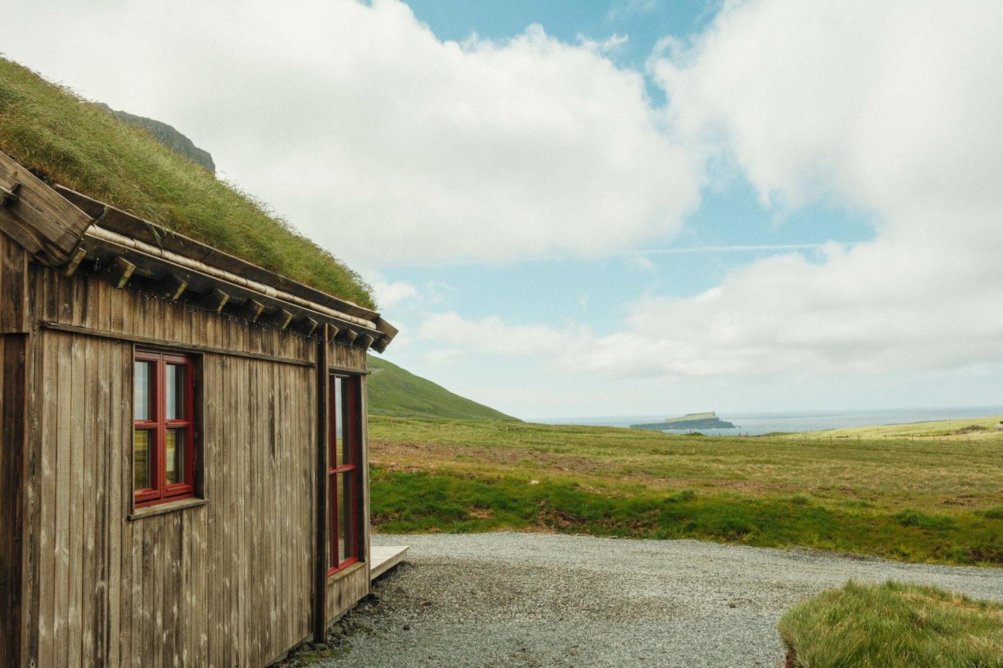 Múlafossur Cottage No 1 by Famous Waterfall in Gásadalur Exterior foto