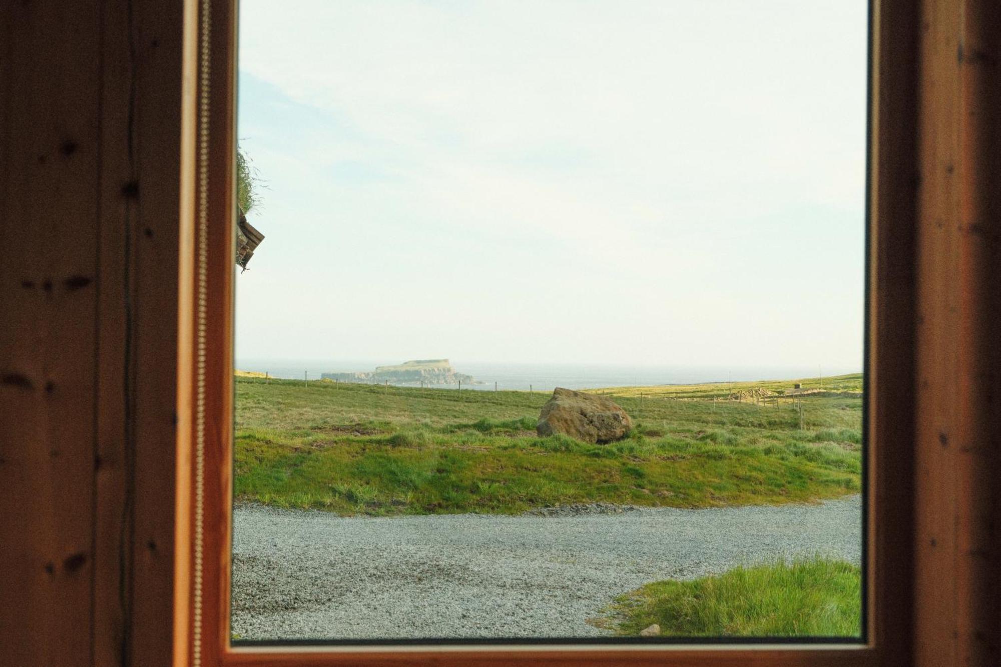 Múlafossur Cottage No 1 by Famous Waterfall in Gásadalur Exterior foto
