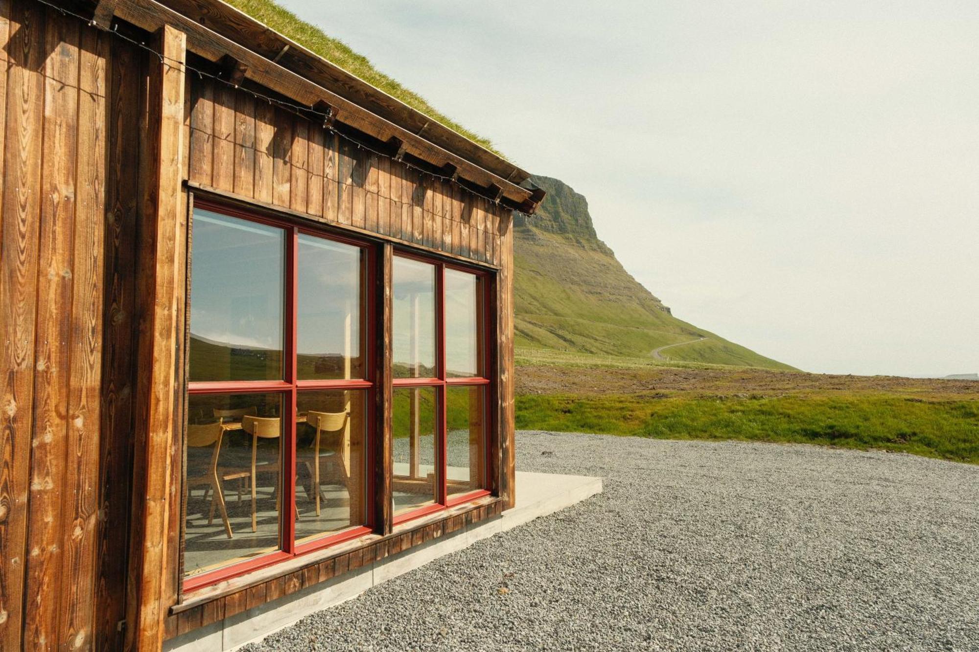 Múlafossur Cottage No 1 by Famous Waterfall in Gásadalur Exterior foto