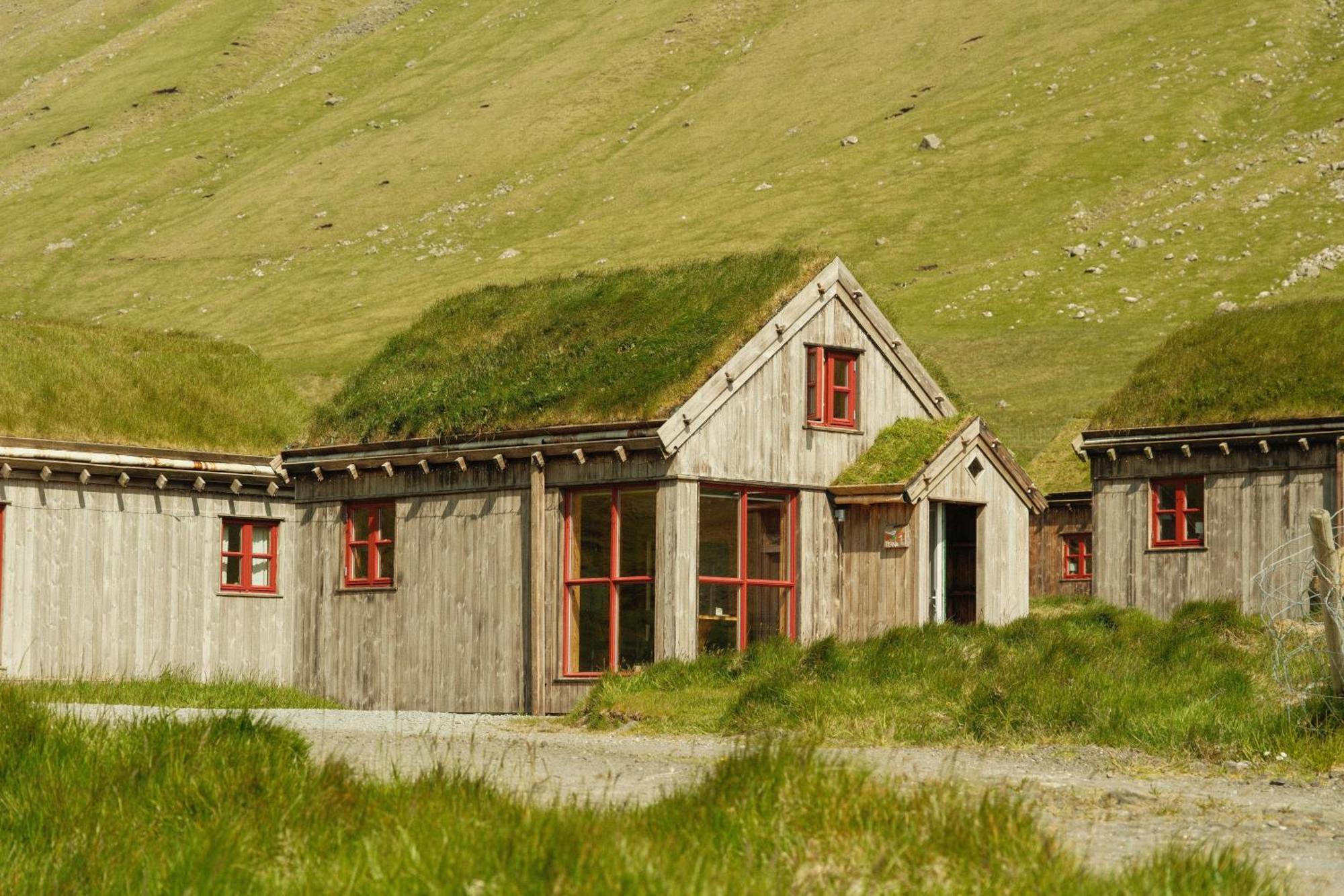 Múlafossur Cottage No 1 by Famous Waterfall in Gásadalur Exterior foto